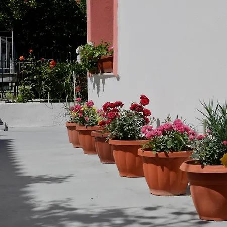 Nefeli Mare Tatil Evi *
